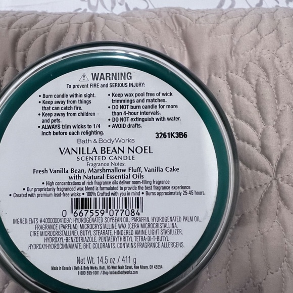 Bath and Body Works Iconic Vanilla Bean Noel 3 Wick Candle NWT ANY 2/$45 - Picture 3 of 3